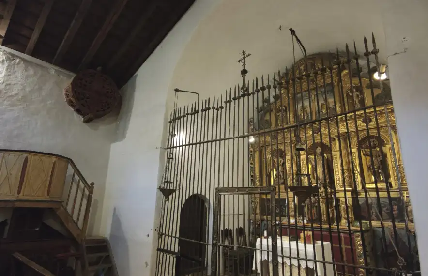 El 'ronlle' de la Cortinada, amb musicadures i sobre del púlpit.