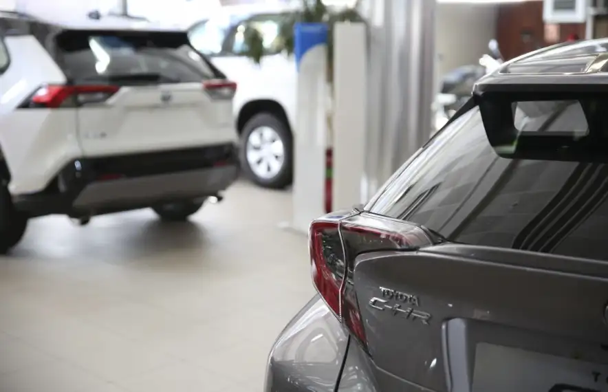 Un concessionari de cotxes.