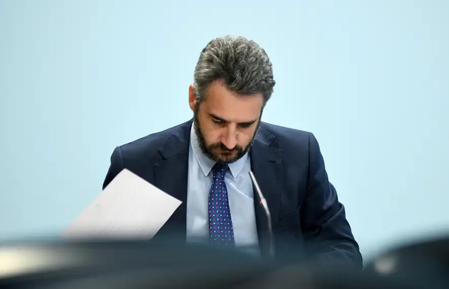 El ministre de Finances, Eric Jover, durant una roda de premsa.