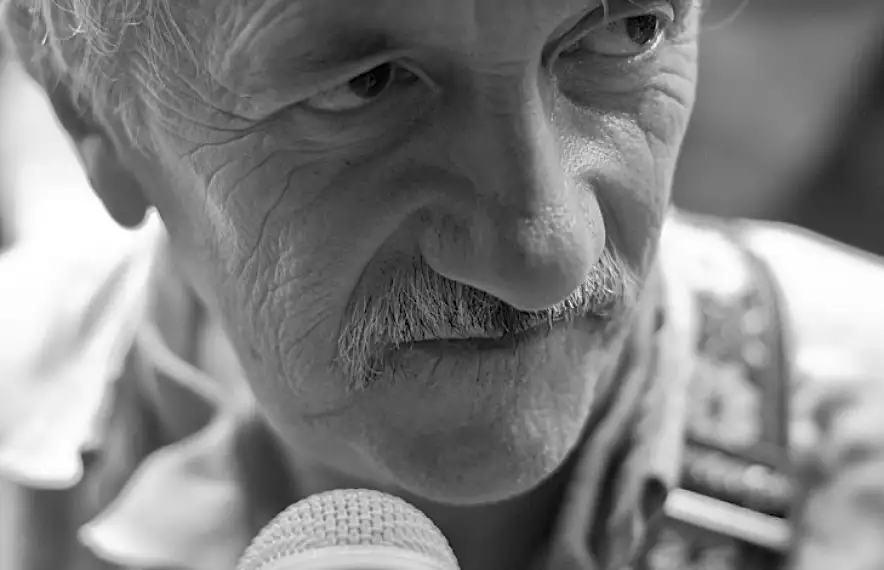 Primer pla del carismàtic músic.