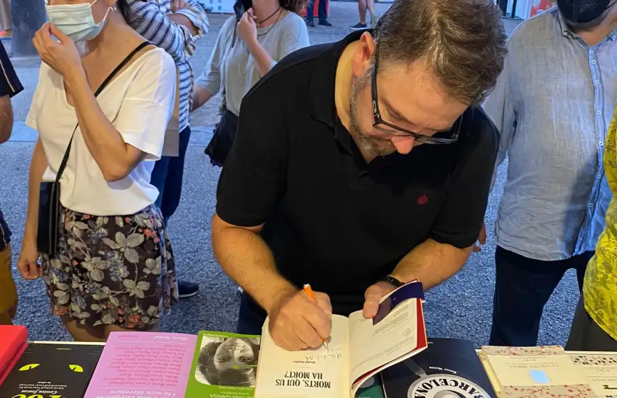 Rubio firma exemplars a la Setmana.