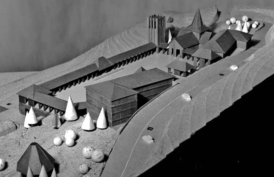 Maqueta del projecte amb què Josep Brugal va participar el 1971 al concurs convocat pel Consell General per ampliar el santuari; dos anys després, amb l’incendi de Meritxell, se’n va convocar un segon.