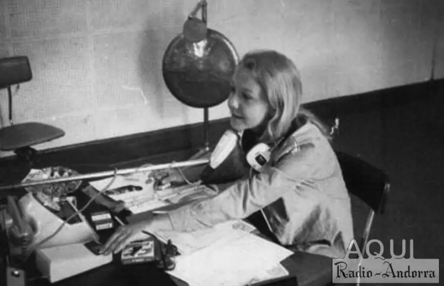 Minier, als estudis de Radio Andorra al Roc de les Anelletes. Atenció al gong.