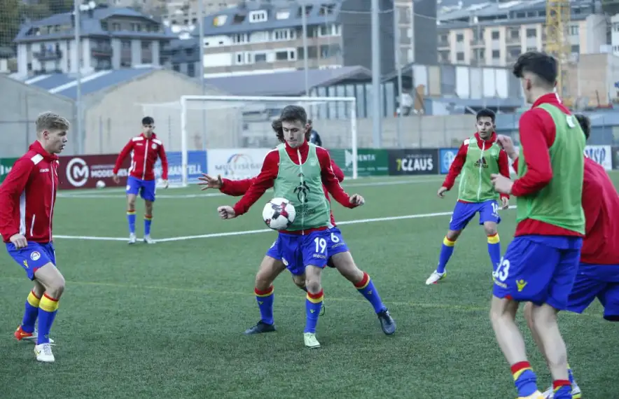 La sub-19, en un entrenament. Foto: FAF