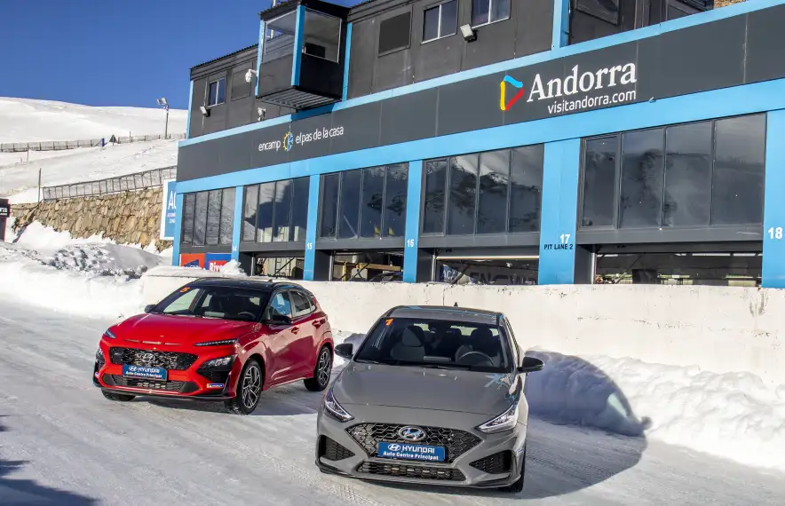 Els Hyundai, a l’Escola de Conducció.