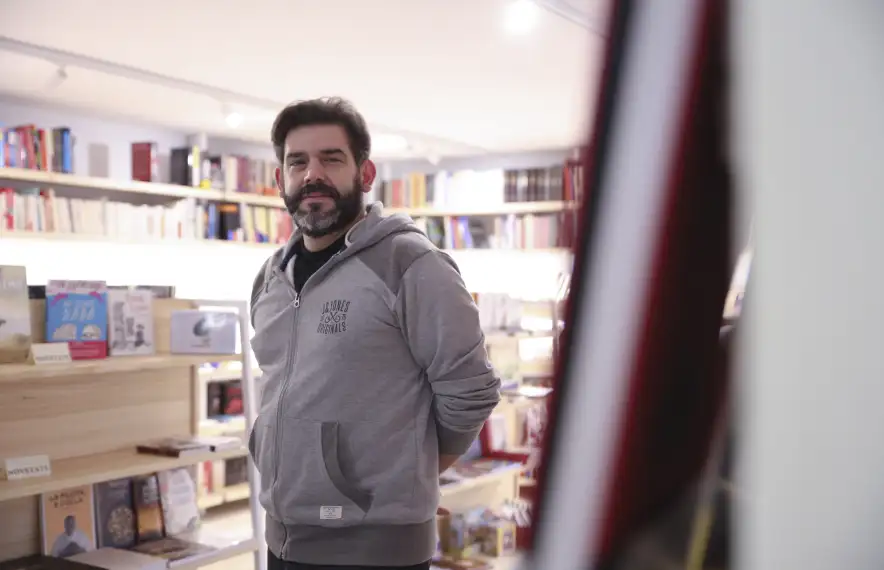 David Gálvez a la llibreria La Trenca de la capital: el seu últim llibre és el dietari de pandèmia ‘Carrer del bosc’ (2021).