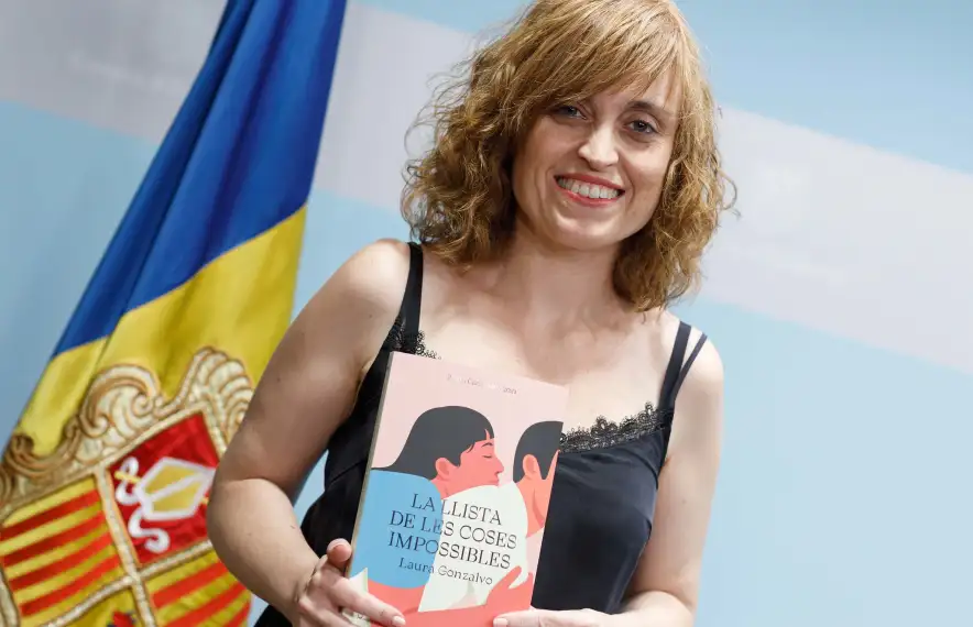 Gonzalvo ha rebut avui el premi al Park Hotel de la capital de mans del cap de Govern, Xavier Espot.