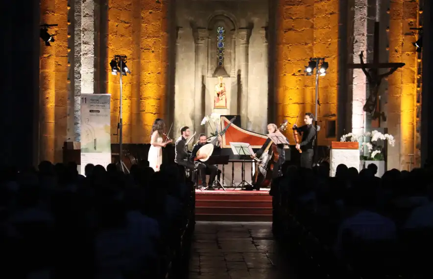 Un moment de l'actuació de Musica Alchemica a la catedratl de la Seu que va obrir el festival.