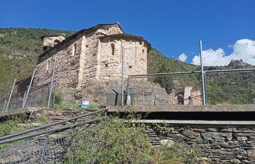 El Comú està ajardinant les feixes de cal Simon, sota Sant Romà, cedides per la propietat, per ubicar-hi un mirador.