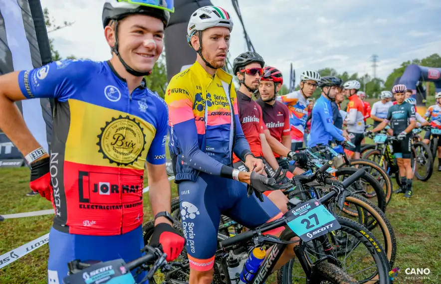 Kilian, el primer per l’esquerra.