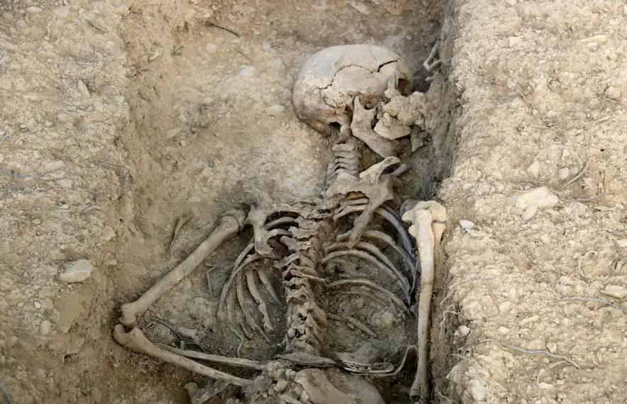 La fossa ha estat fàcilment localitzada gràcies a les indicacions d'un veí.