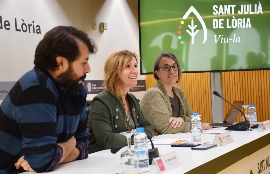 Casero, Codina i Perpiñan en la presentació del primer festival de teatre al carrer.