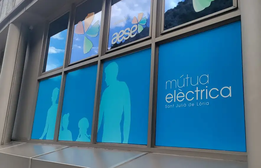 Façana de la Mútua Elèctrica de Sant Julià de Lòria.