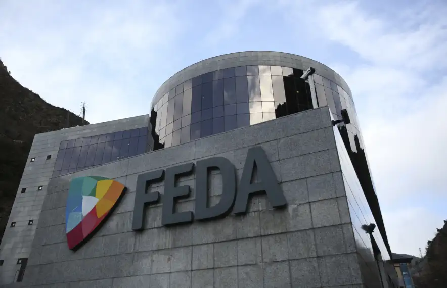 FEDA té el compromís de compensar les emissions directes de la seva petjada de carboni.