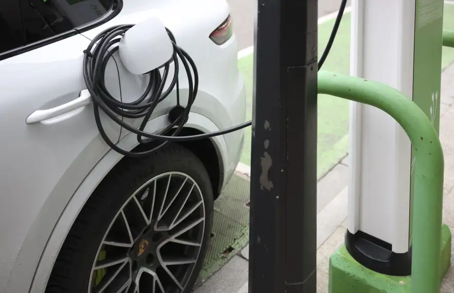 Un vehicle elèctric.