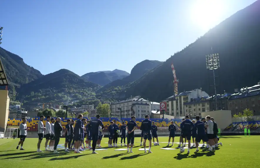 L’FC Andorra es va entrenar ahir a Encamp per preparar el partit contra el Leganés, que penja d’un fil.
