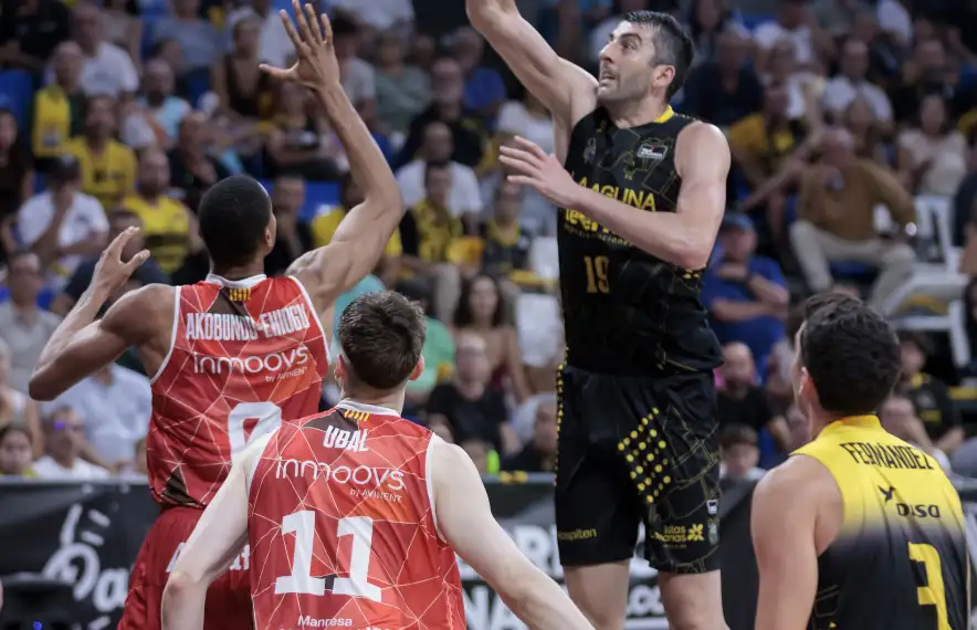 ‘Gio’ Shermadini, contra el BAXI.