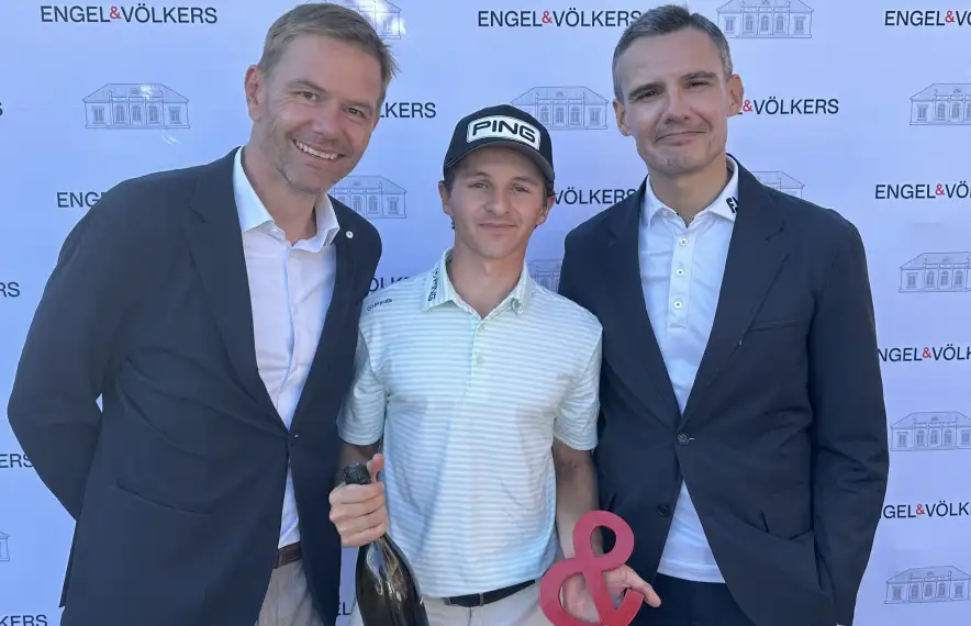 Èric Galimany, amb el trofeu.