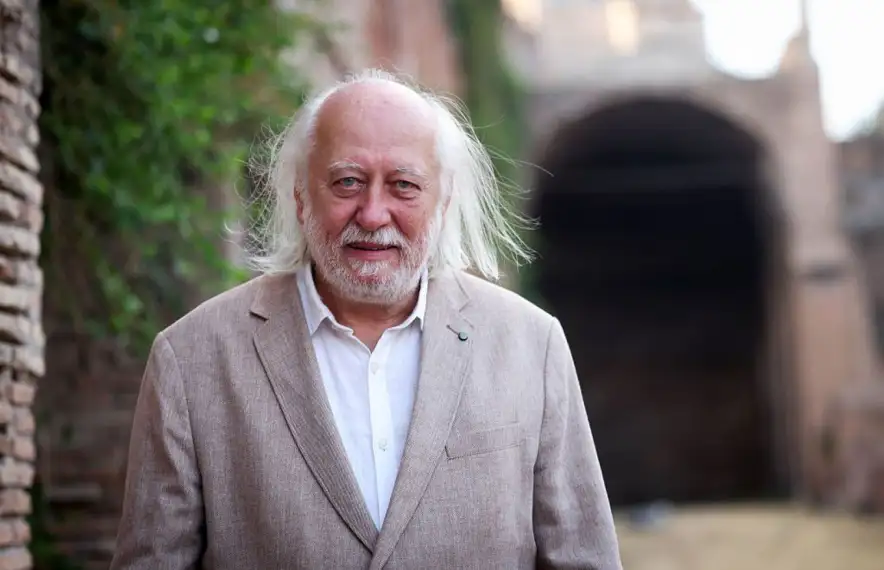 L'escriptor hongarès László Krasznahorkai, premi Nobel de literatura 2025.