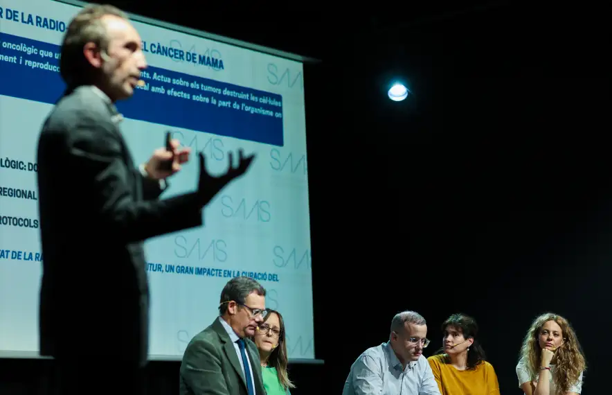 La Llacuna acollia la taula rodona d’avenços en el tractament del càncer de mama.