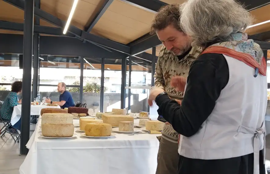 El concurs de formatges, al Centre Cívic, una peça de l’engranatge de la fira.