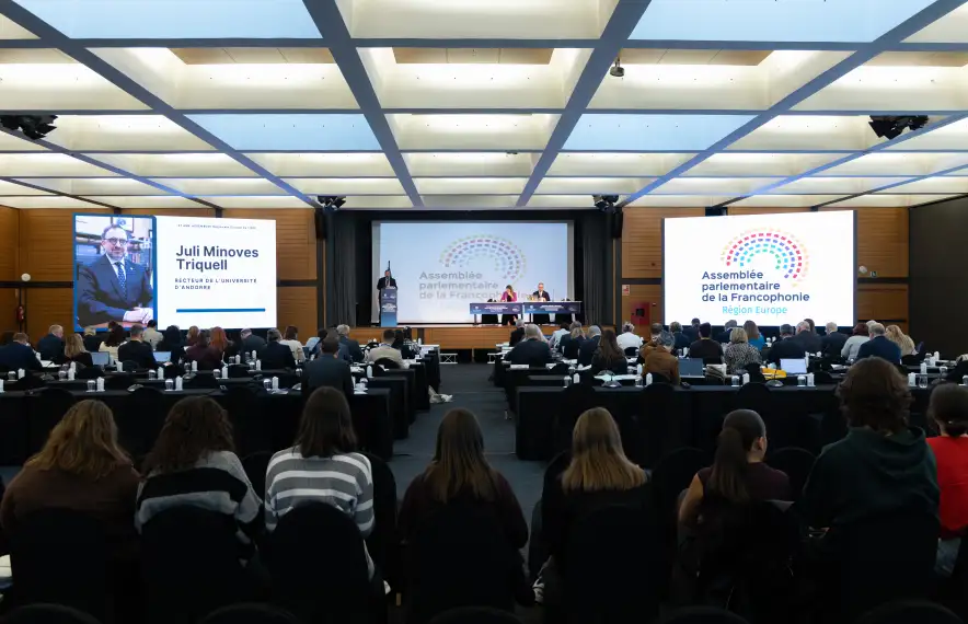 El rector de l’UdA, Juli Minoves, ha participat en una sessió de treball.