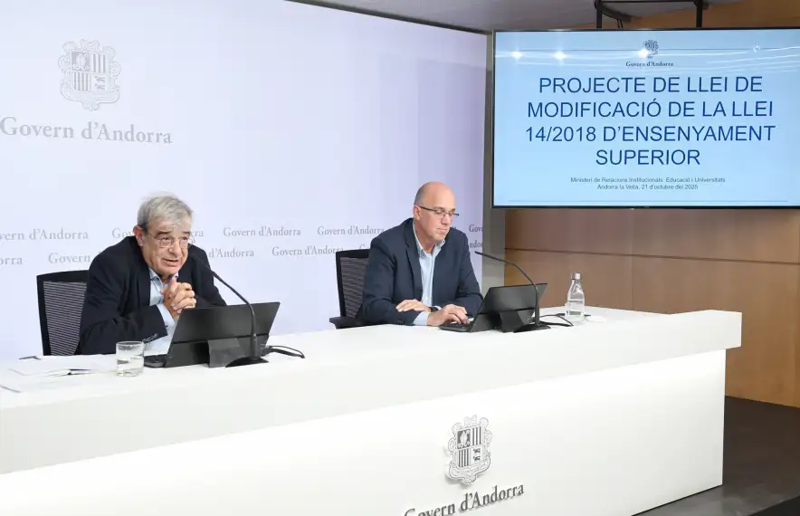 Baró i Campuzano van presentar ahir a la tarda la modificació de la llei i la nova estratègia.