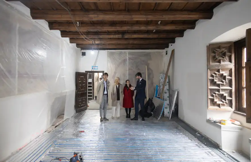 Els cònsols d'Andorra la Vella, Sergi González i Olalla Losada, amb els síndics, Carles Ensenyat i Sandra Codina, en la visita de les obres.