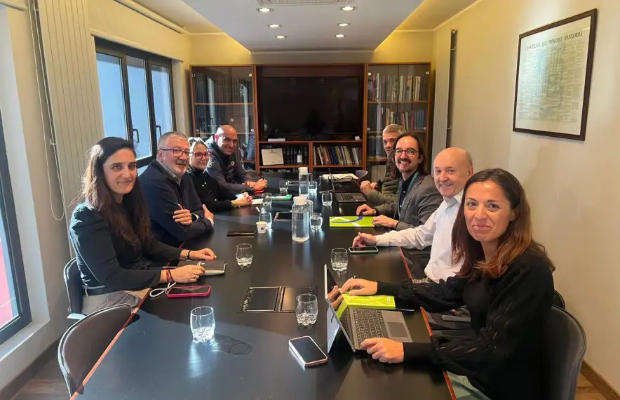 La primera de les trobades sobre l'acord d'associació, aquest dimarts amb l’AGIA.