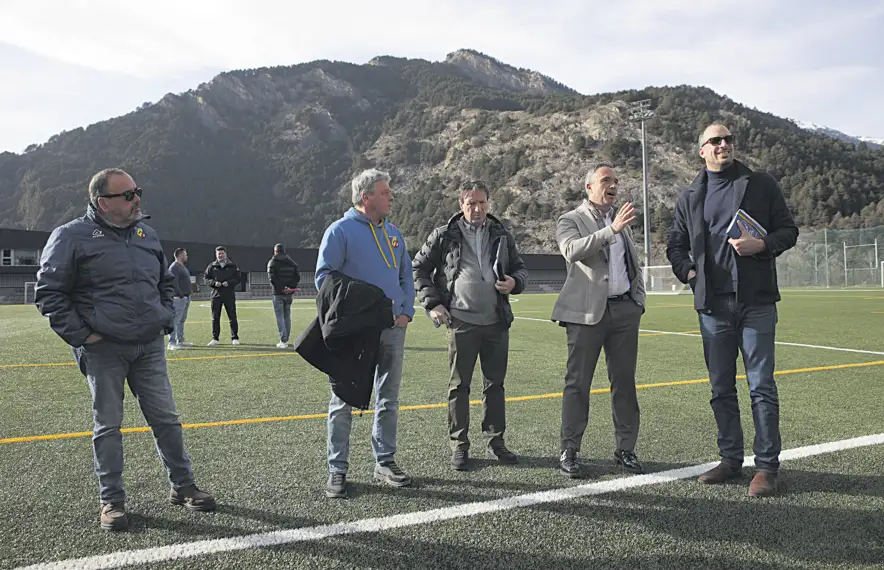 Albert Calvó, el tercer per l'esquerra, i al costat de Jean Marc Flaux, agafa les 'regnes' de la Federació Andorrana de Rugbi.