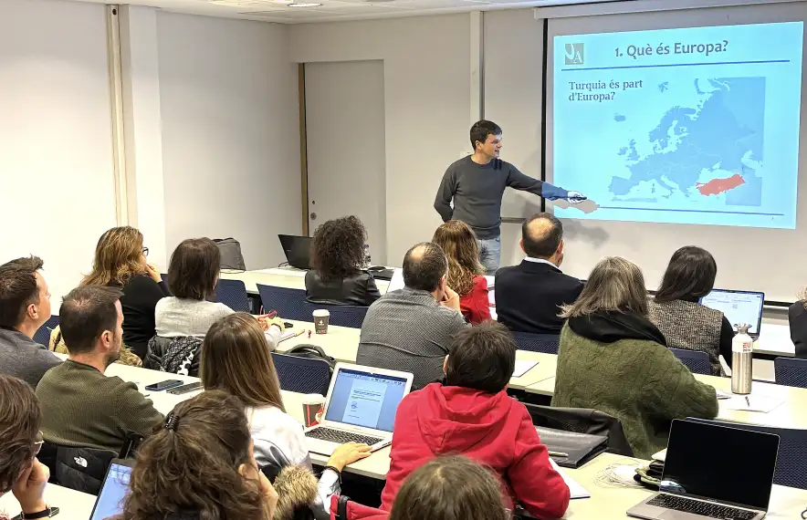 Una de les classes de la primera edició del curs.