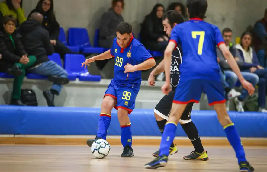 Debut a casa e l'Enfaf Talent.