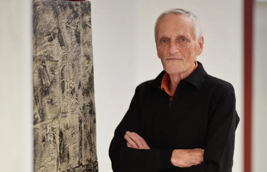 Josep Maria Ubach prepara un catàleg raonat de l'escultura pública als nostres carrers. Sortirà per Sant Jordi.