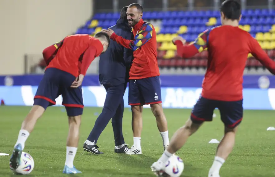 Sergio Moreno, el debutant més jove de la selecció, s'acomiada avui sobre el terreny de joc de la selecció.