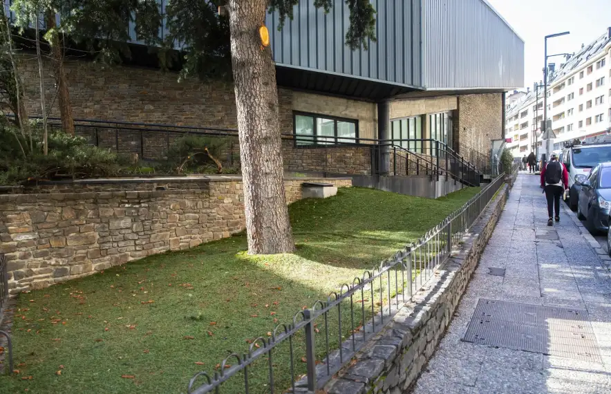 Voravia de la Baixada del Molí.