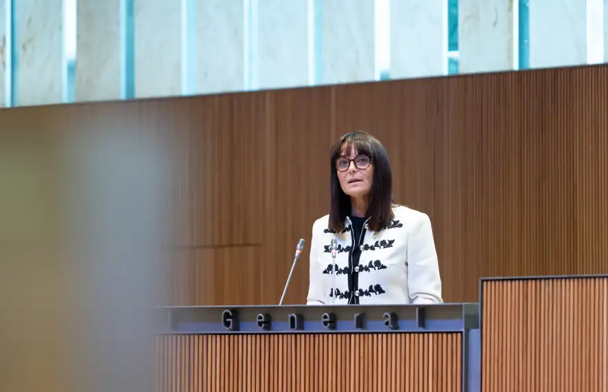 Mònica Bonell, al Consell General, lloant els canvis de la Llei de l'esport.