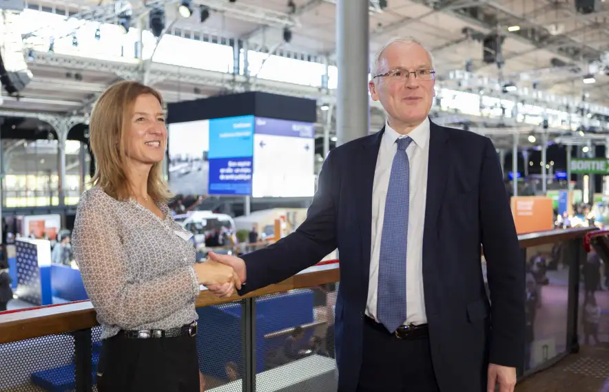 Sílvia Calvó amb Jean-Bernard Lévy a París.