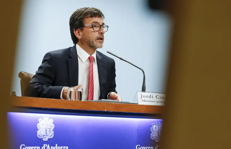 Cinca en la roda de premsa posterior al consell de ministres celebrada ahir.