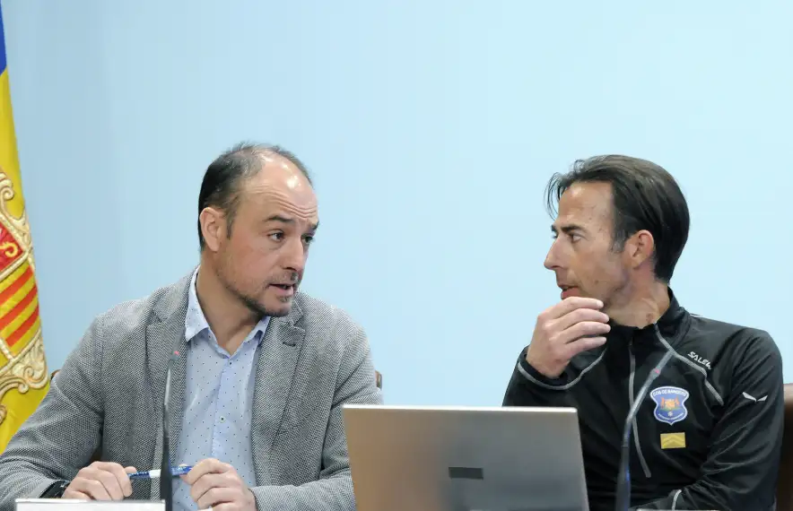 El director del cos de banders, Miquel Rossell, i el cap d’Unitat, Ferran Teixidó, en la compareixença d’ahir.