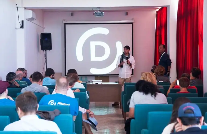 Un moment de la presentació del Niu.