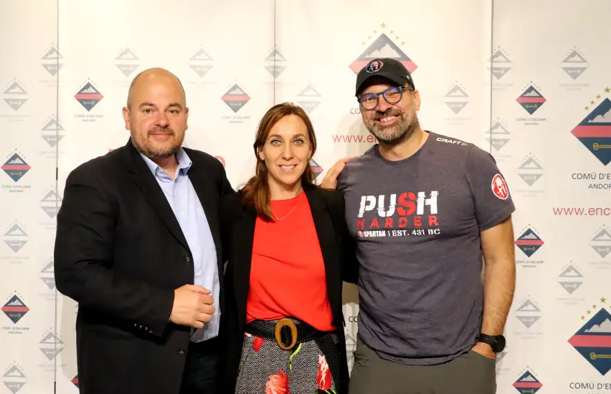 Noemí Pedra, Jordi Torres i Ángel Sanz van presentar ahir la quarta edició de l’Spartan Race Encamp d’aquest cap de setmana.