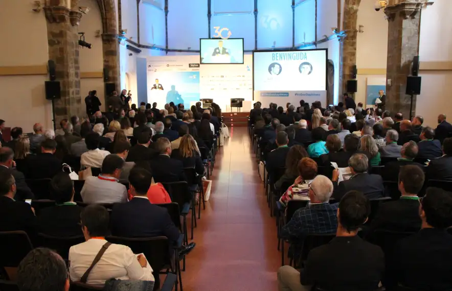 La sala Sant Domènech de la Seu d’Urgell acull la 30a Trobada Empresarial al Pirineu.