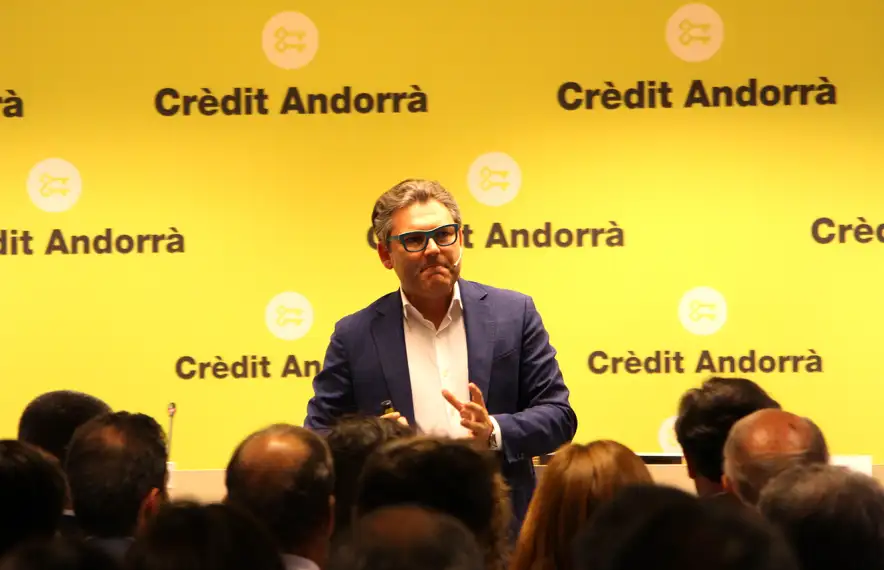 El divulgador econòmic Marc Vidal, durant la xerrada d’ahir a Crèdit Centre.