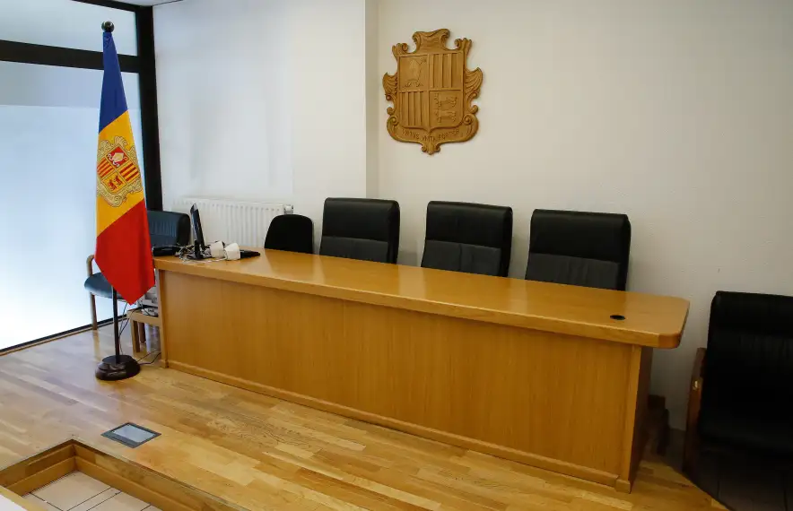 El judici està previst que es reprengui el 12 de setembre vinent.