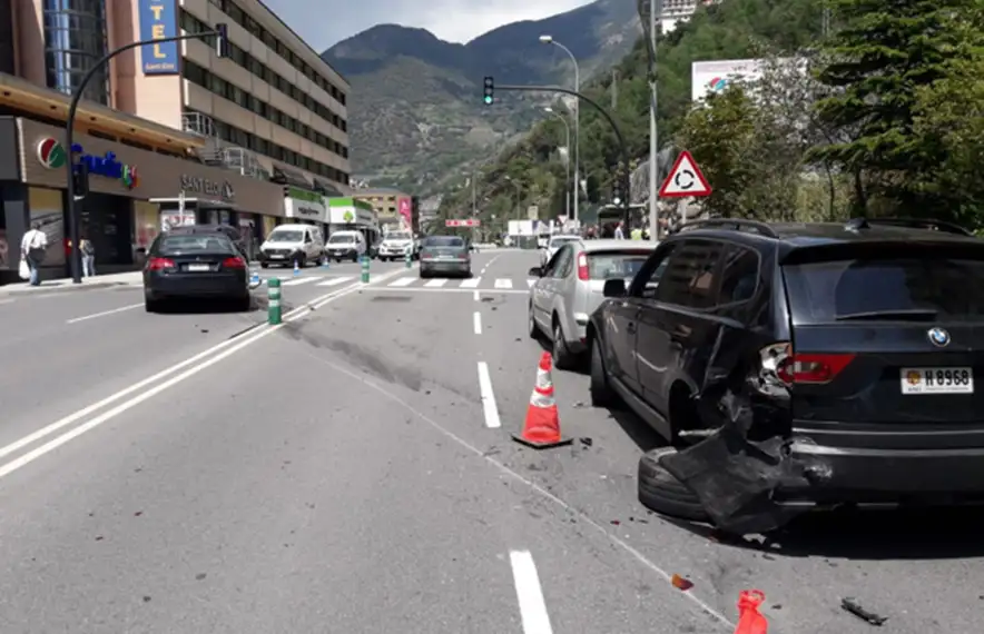 Lloc de l'incident amb els vehicles implicats.