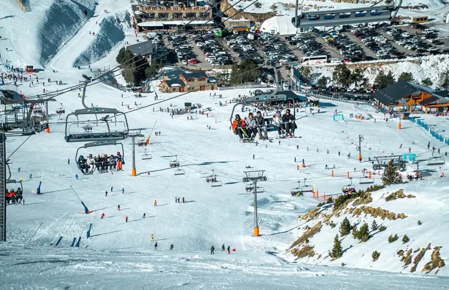 Land Rover renova amb Grandvalira l’exclusivitat del sector de l’automoció a l’estació