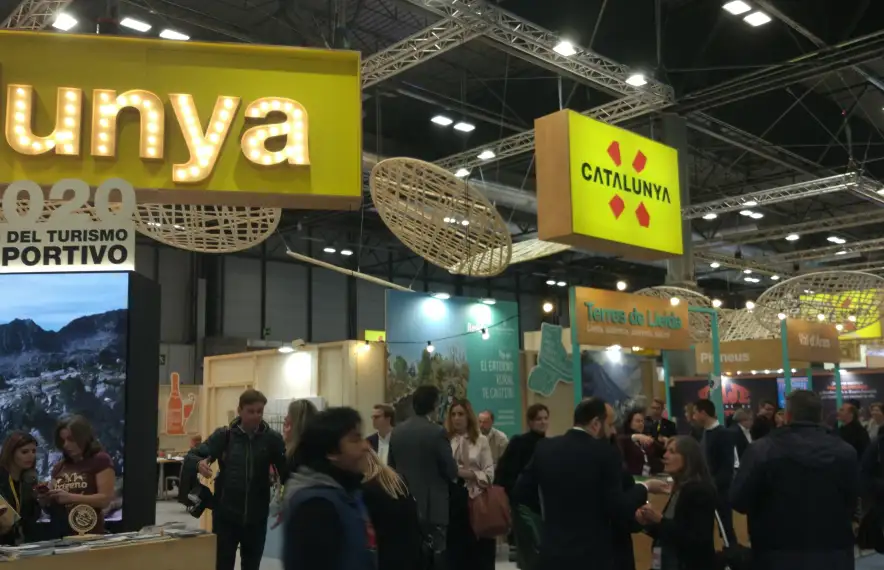 Mostrador de Terres de Lleida i Pirineus a l’estand de Catalunya a Fitur d’enguany.