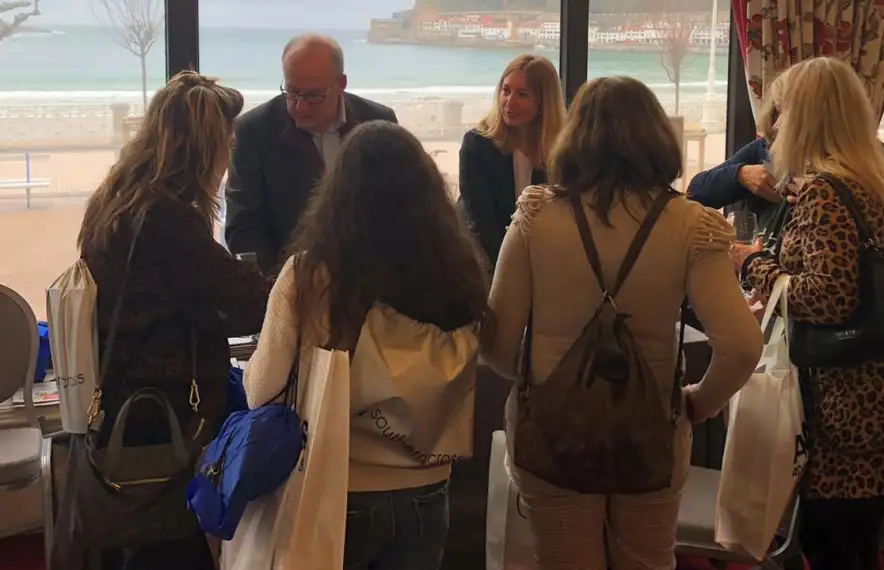 El departament de Turisme del comú d'Encamp a Sant Sebastià.