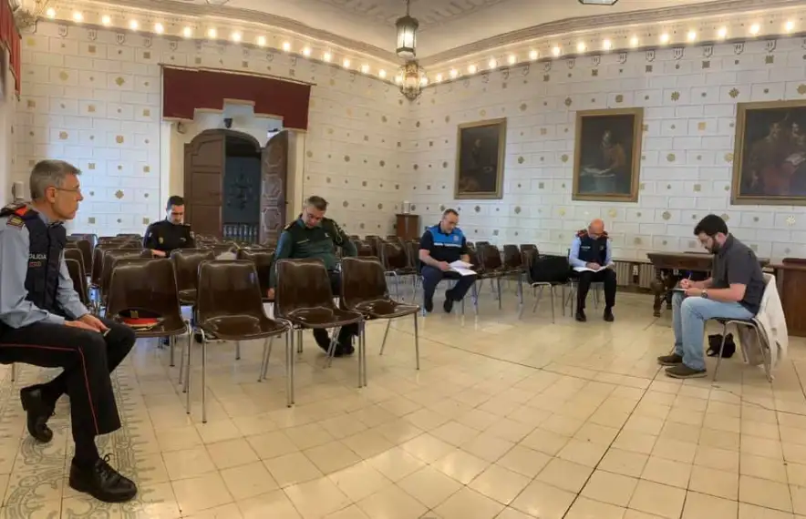 Reunió presencial guardant totes les distàncies i protocols de prevenció de la Junta de Seguretat Local de l'Alt Urgell.