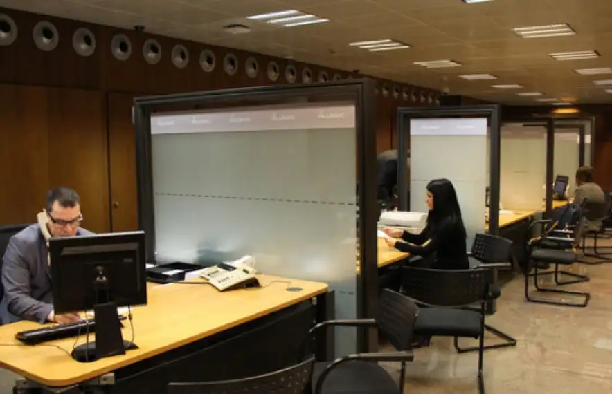 Una oficina financera d'Andorra la Vella.